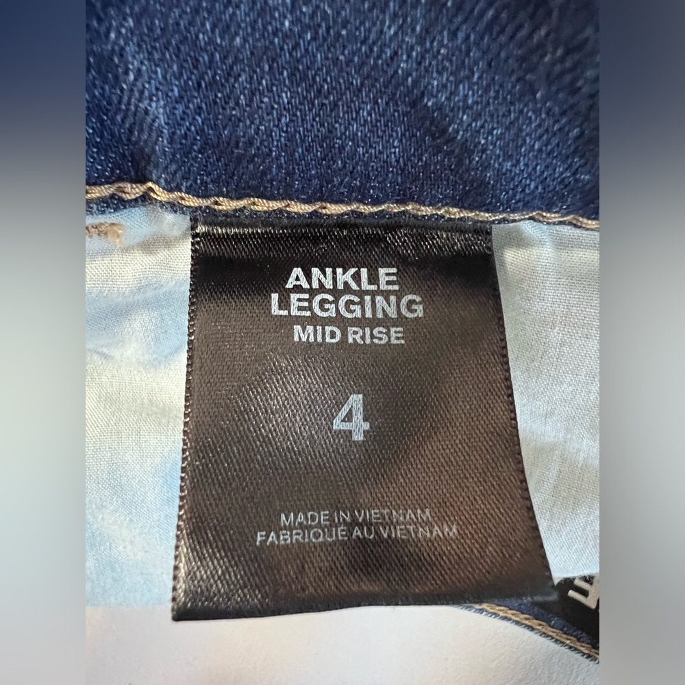 EXPRESS Jeans Ankle Legging Mid Rise Women’s size 4 flower embroidery Out Hem - Picture 6 of 9